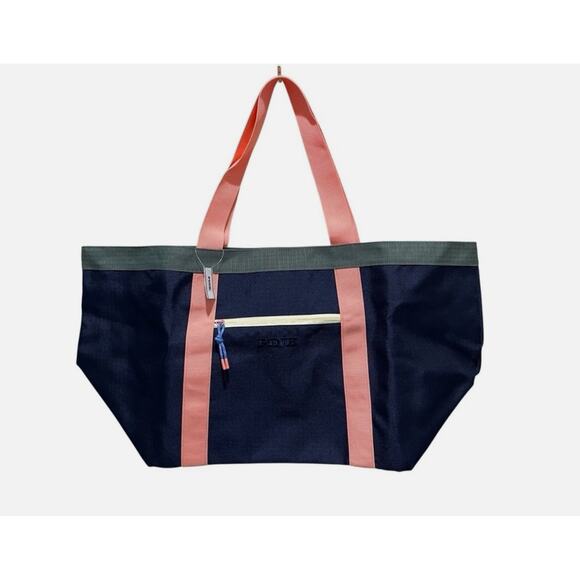 Victoria's Secret Pink Weekender Tote Bag & Beach Towel Set - Picture 2 of 6